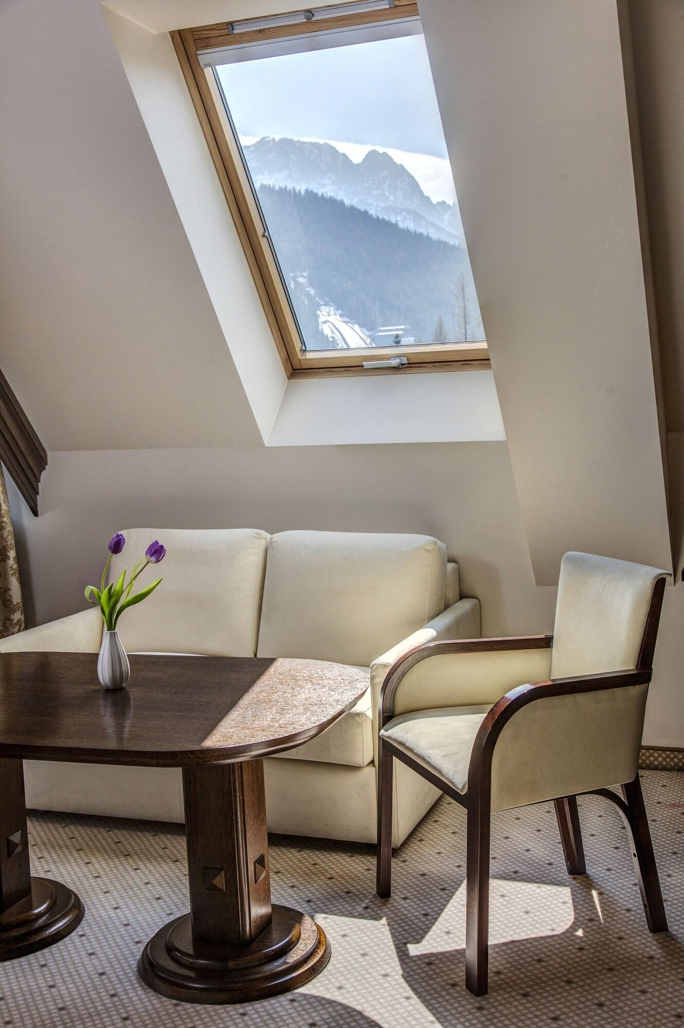 Hotel Crocus 4*