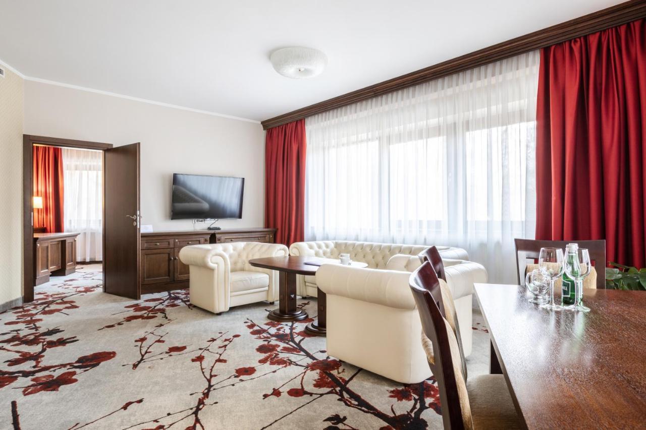 Hotel Crocus 4*
