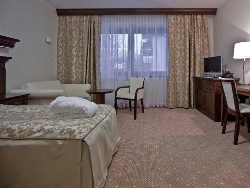 Crocus Hotel